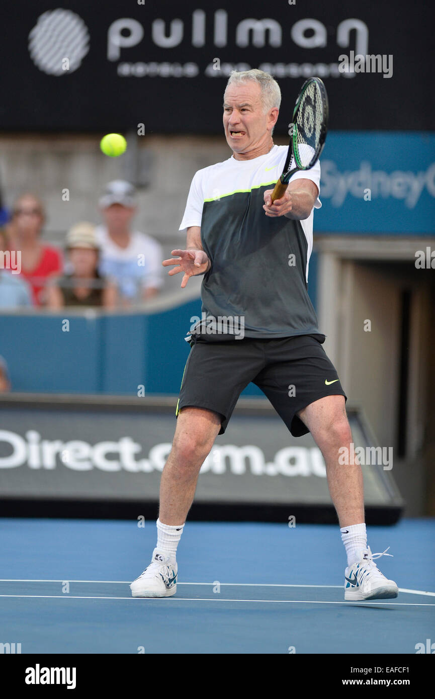 Sydney, Australien. 17. Januar 2015. John McEnroe (USA) in Aktion gegen Patrick Rafter (AUS) während der FAST4 Tennis match bei der Qantas Credit Union Arena. Bildnachweis: Aktion Plus Sport/Alamy Live-Nachrichten Stockfoto