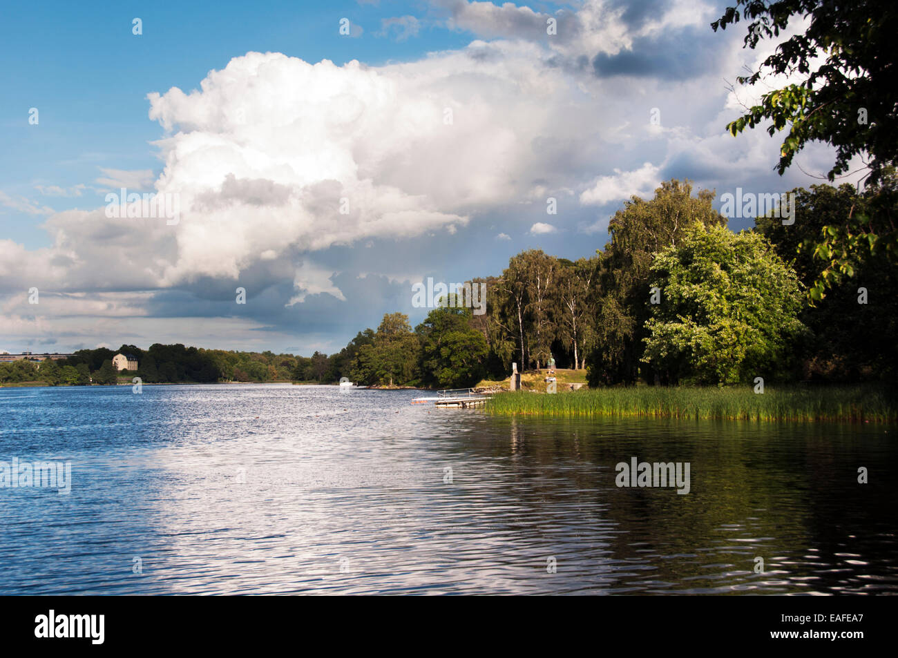 Warmer sommerabend am see -Fotos und -Bildmaterial in hoher ...