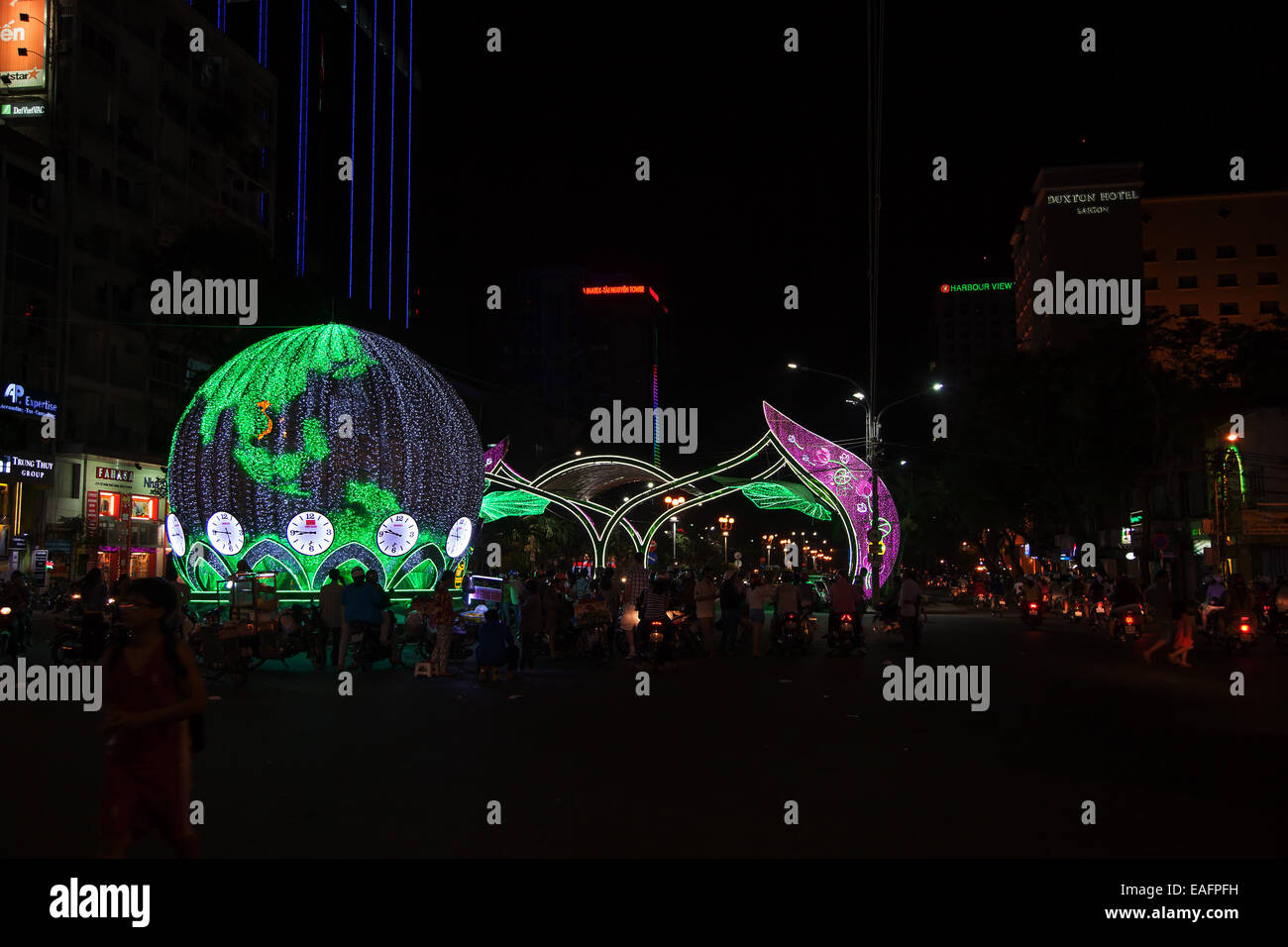 Ho-Chi-Minh-Stadt (Saigon) Straßenbeleuchtung feiern Neujahr Stockfoto