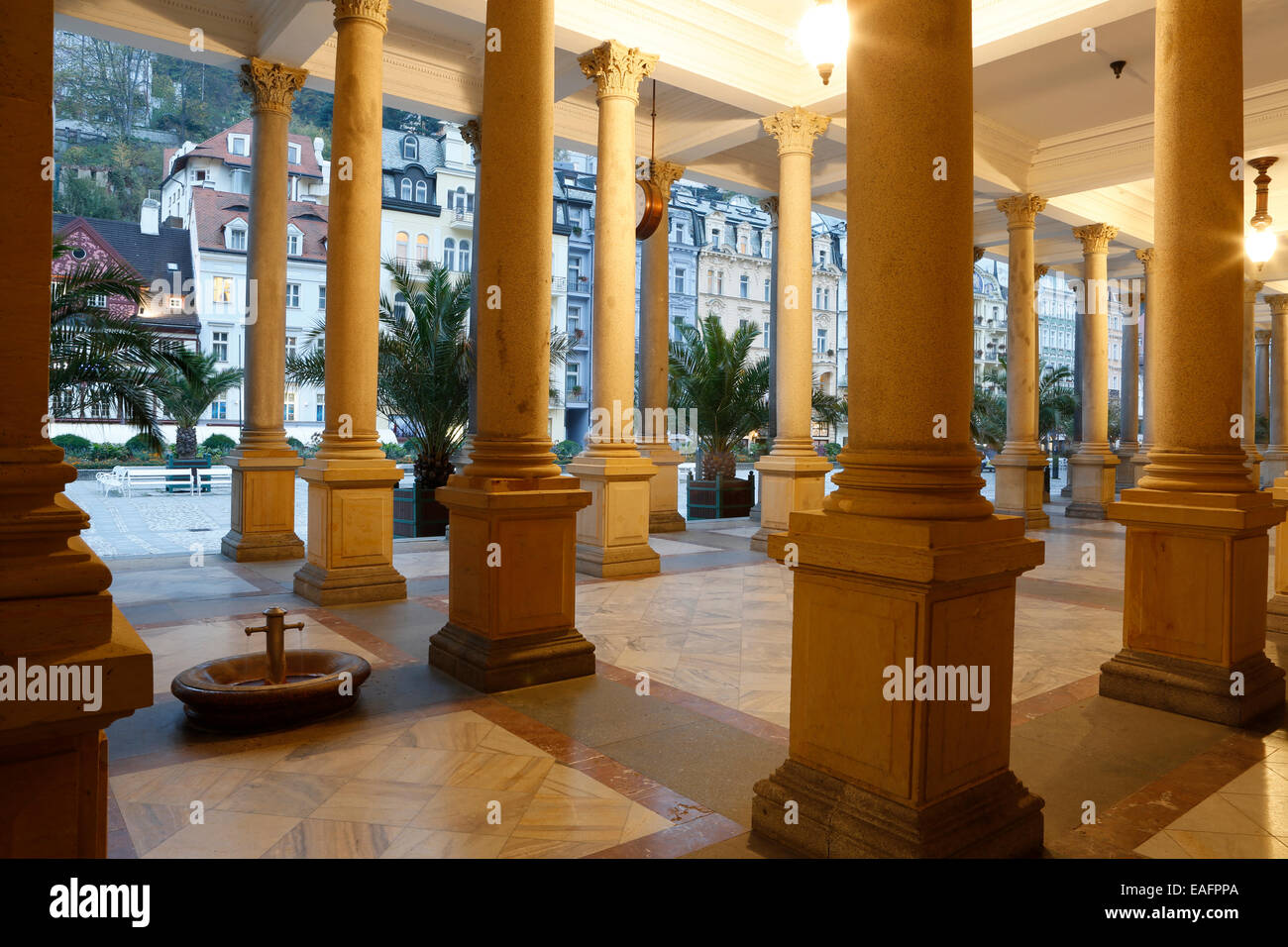 Mühlenkolonnade, Mlýnská Kolonáda, Karlovy Vary, Karlsbad, Tschechische Republik, Europa Stockfoto