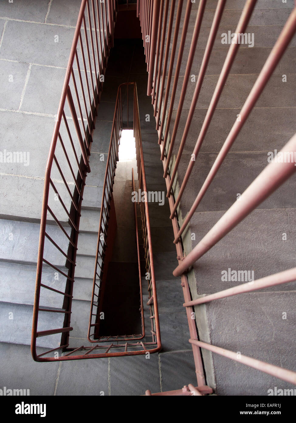 Ansicht direkt über eine Treppe Stockfoto