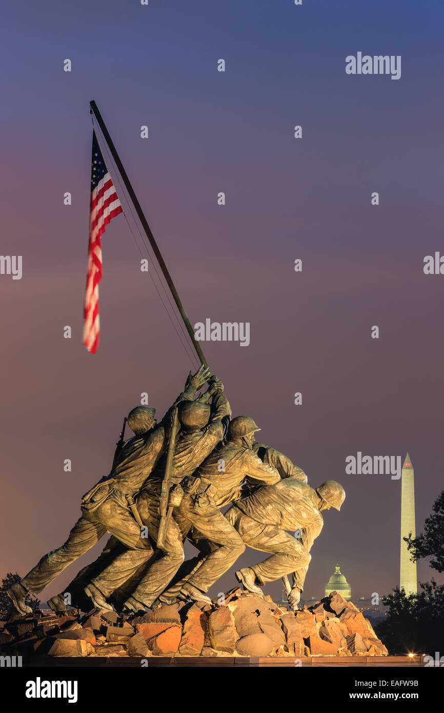 U.S. Marine Corps War Memorial, auch bekannt als Iwo Jima Memorial in Arlington, Virginia, USA. Stockfoto