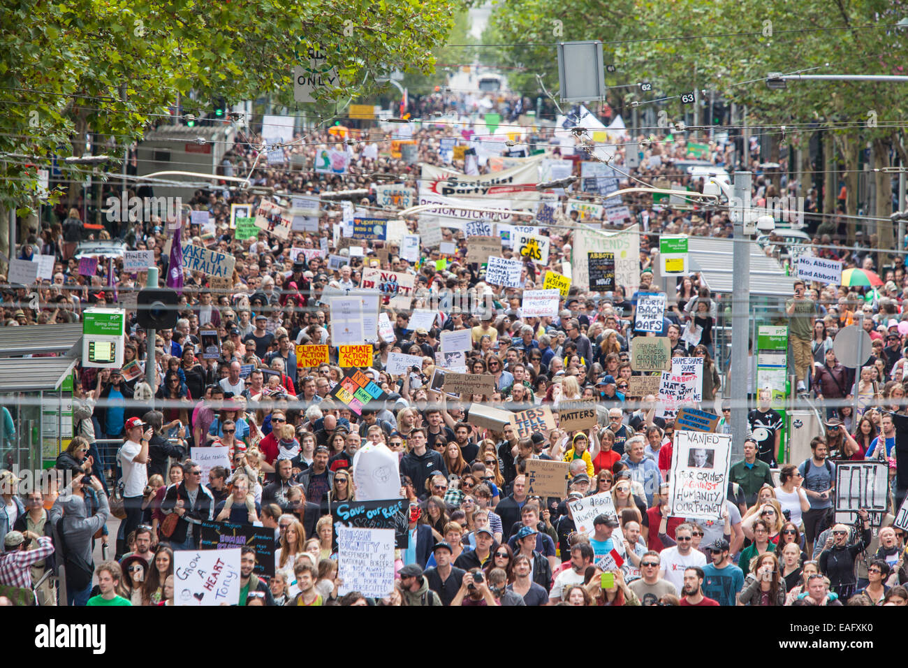 MELBOURNE, Australien - März 16: März im März protestieren für die Macht des Volkes, ein Misstrauensvotum in der Liberalen, Tony Abbott le Stockfoto