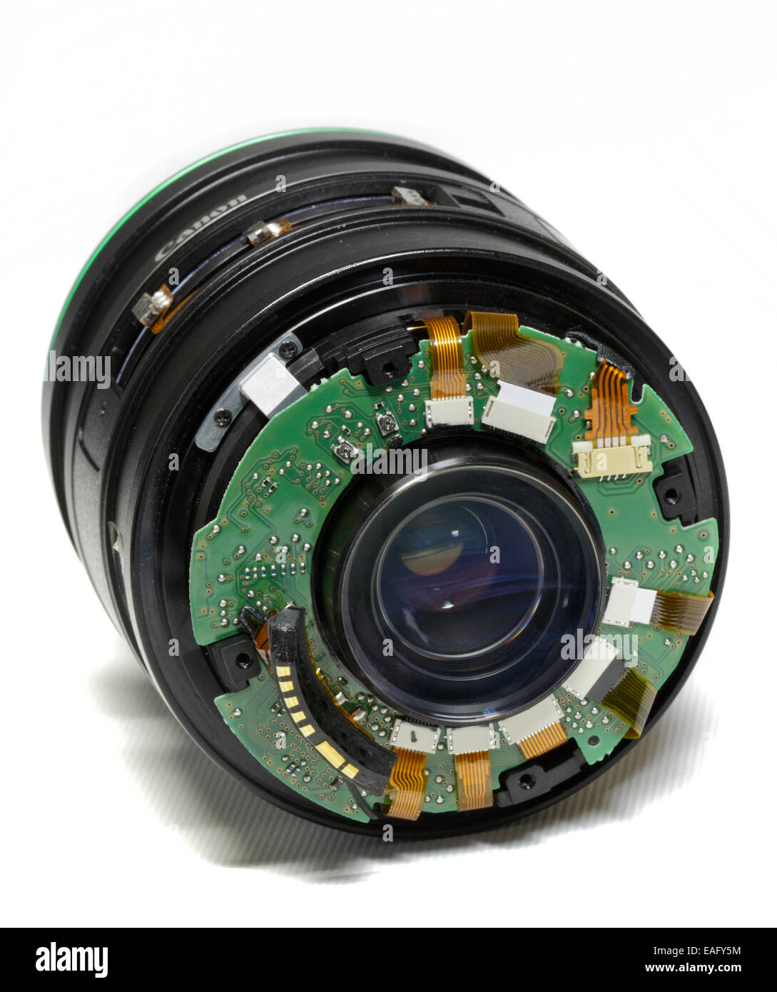 Canon EF 70-300 zu tun zeigt Objektiv Innenraum Printed Circuit Board Stockfoto