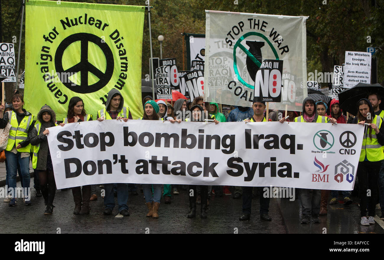 Stoppen Sie die Krieg-Koalition-März zur Downing street Stockfoto