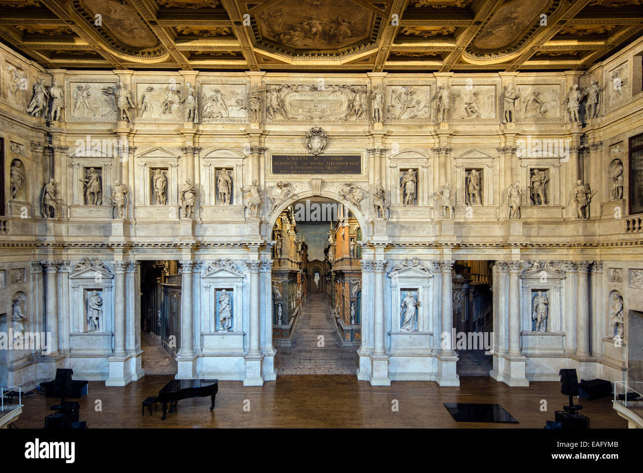 Innere des Teatro Olimpico in Vicenza, Venetien, Italien Stockfoto