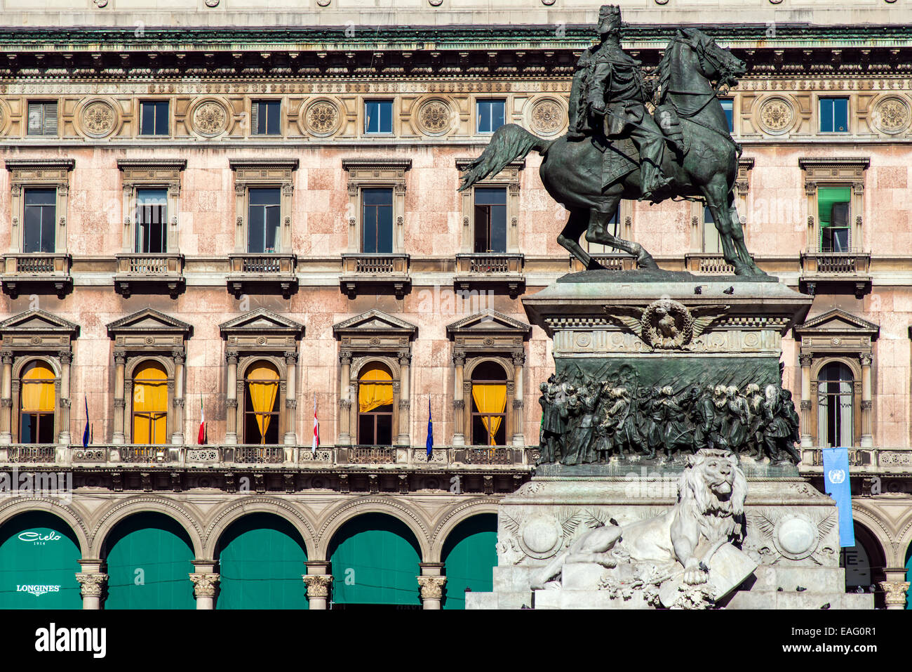 Das Denkmal für König Victor Emmanuel II oder Vittorio Emanuele II in Duomo Platz, Mailand, Lombardei, Italien Stockfoto