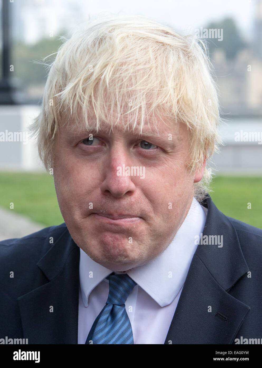 Boris Johnson, Bürgermeister von London, außerhalb von London City Hall Stockfoto