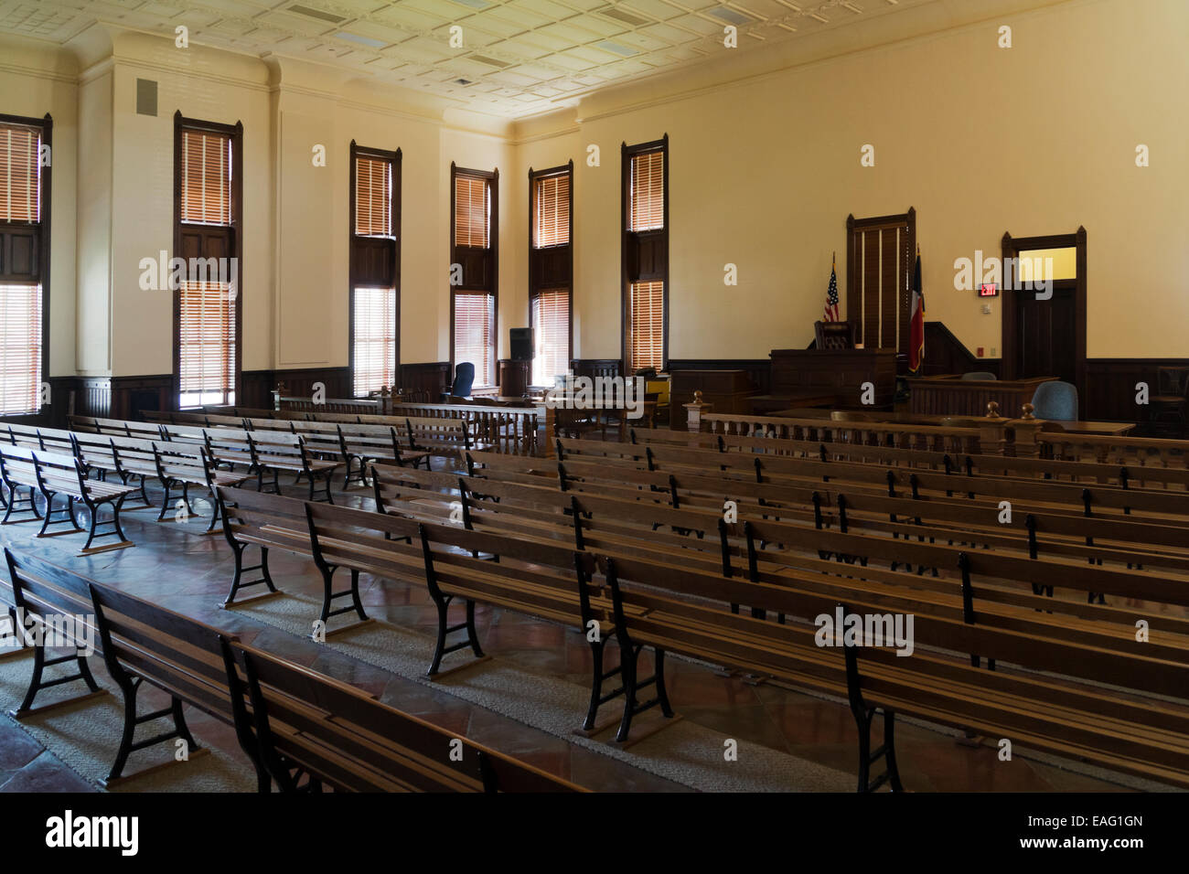 Bezirk Gerichtssaal innen an der historischen Goliad County Courthouse, Goliad, Texas, USA Stockfoto