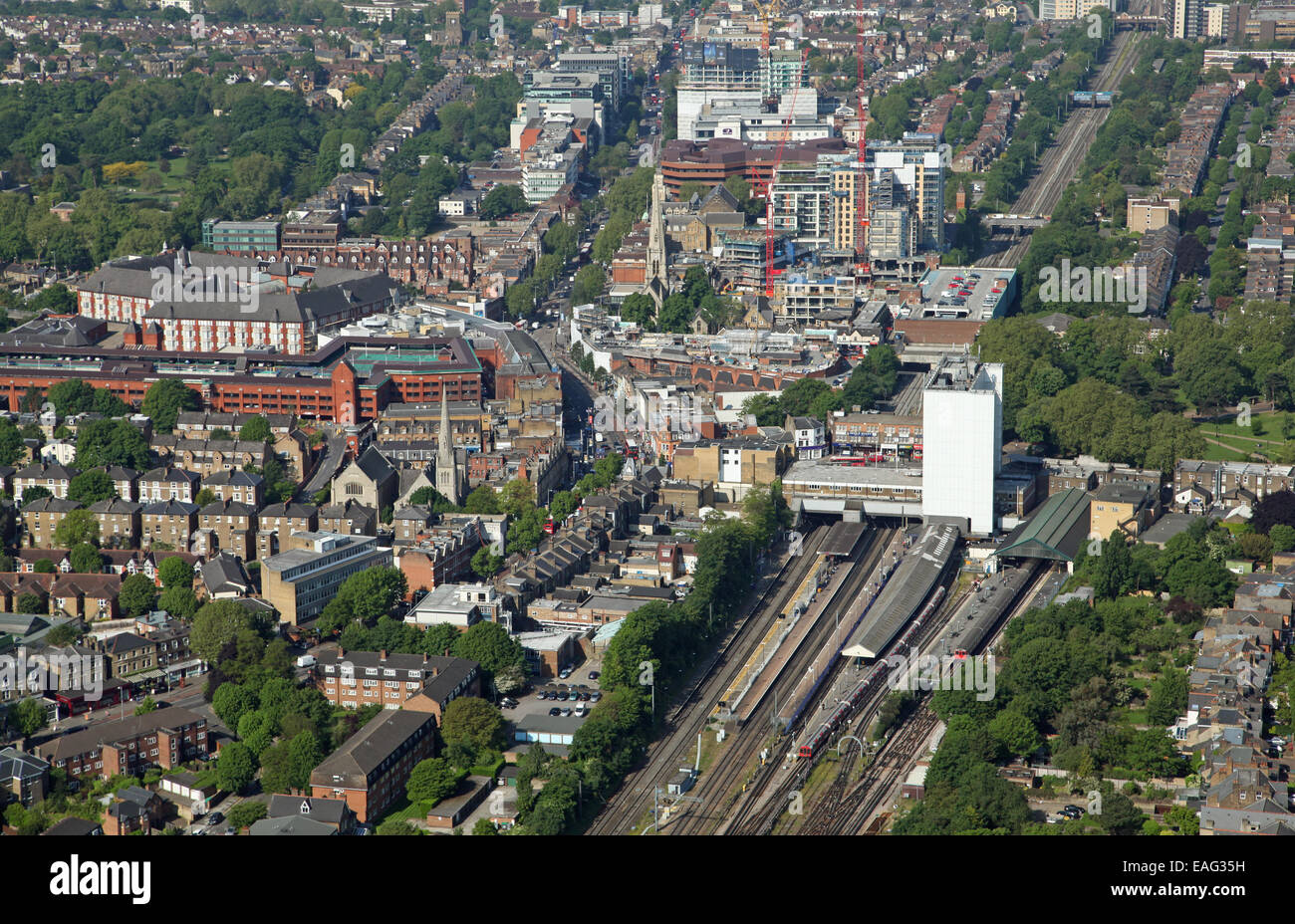 Luftaufnahme des Ealing Broadway und Town centre, London W5, UK Stockfoto