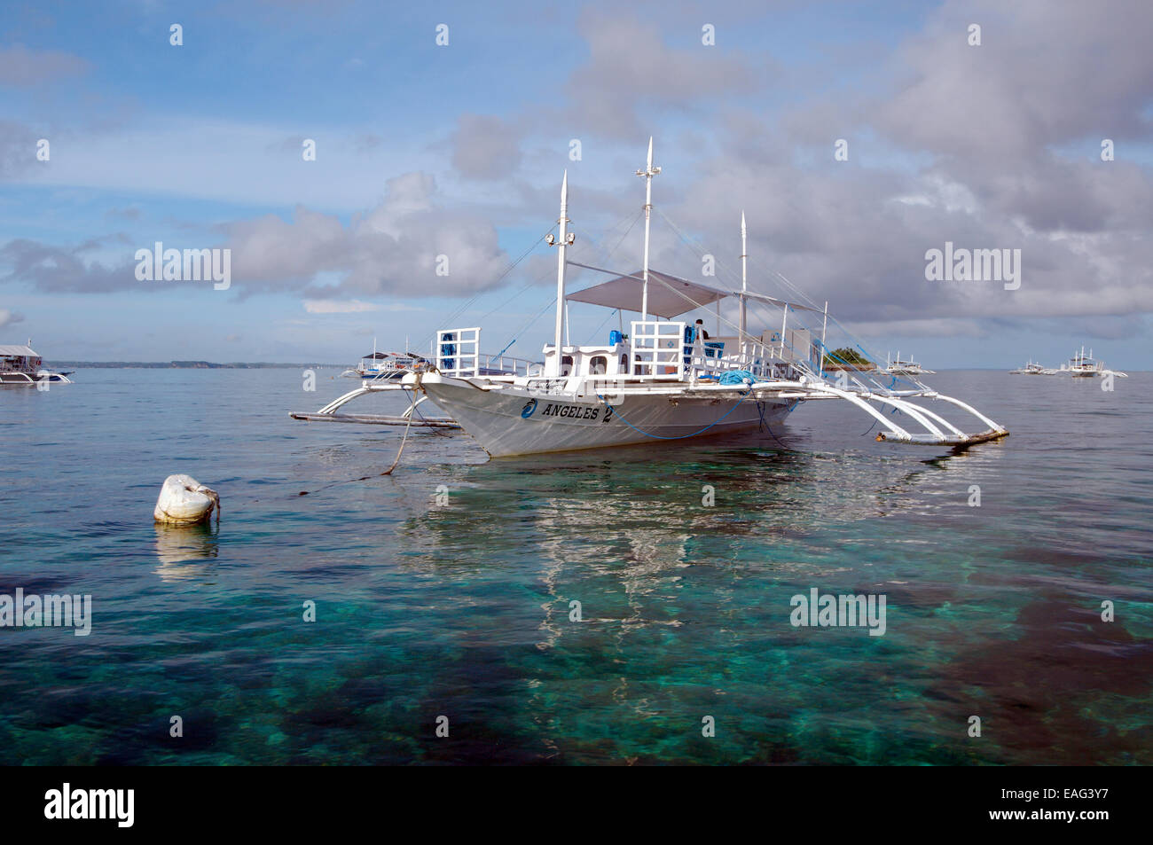 Traditionelle philippinische Boot Bangca (Auslegerboot) Bohol Sea, Philippinen, Südostasien, Stockfoto