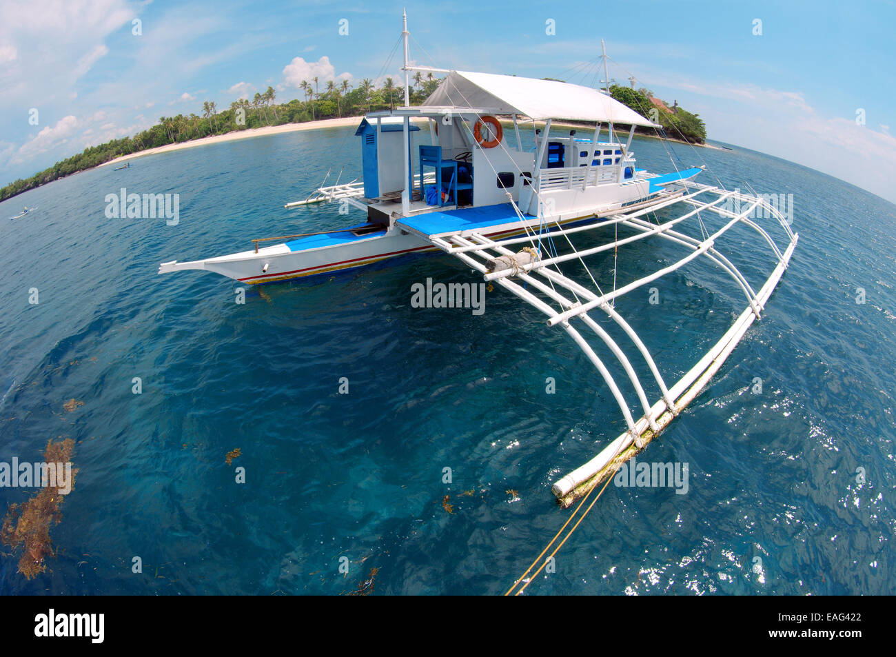Traditionelle philippinische Boot Bangca (Auslegerboot) Inseln Malapaskua, Bohol Sea, Philippinen, Südostasien, Stockfoto