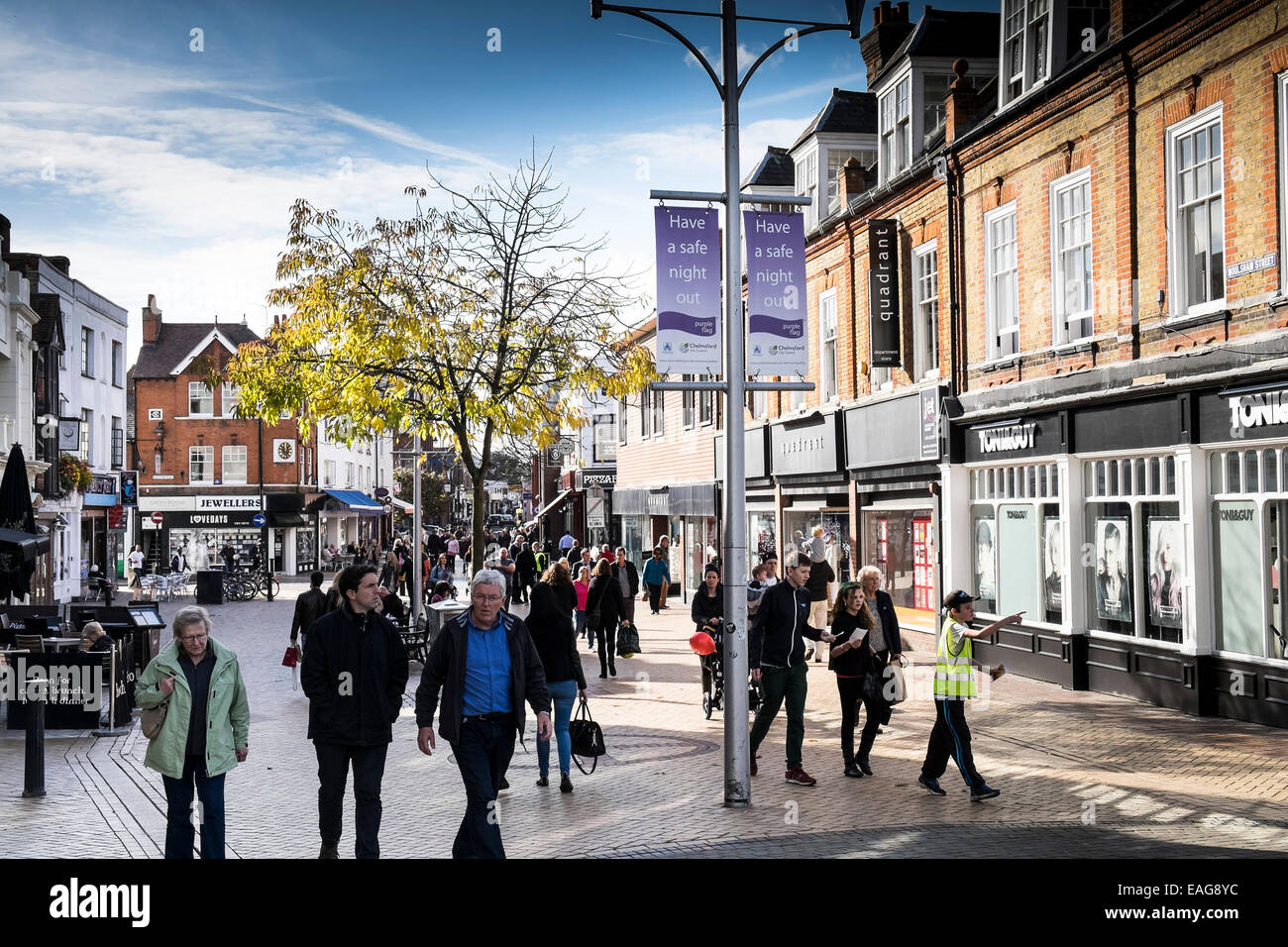Shopper in Chelmsford Stadtzentrum entfernt. Stockfoto