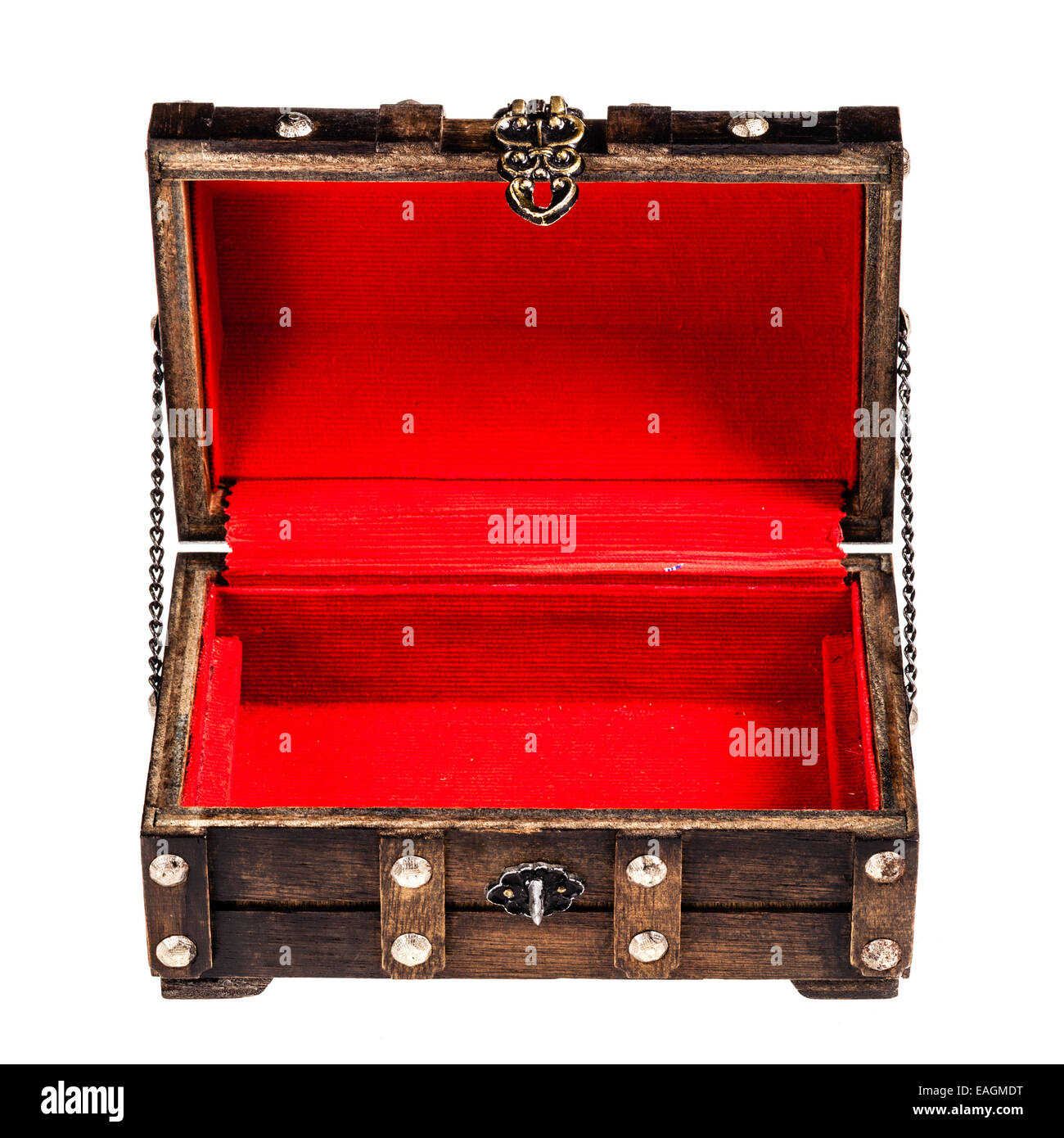 eine alte Holzkiste auf einem weißen Hintergrund isoliert Stockfoto