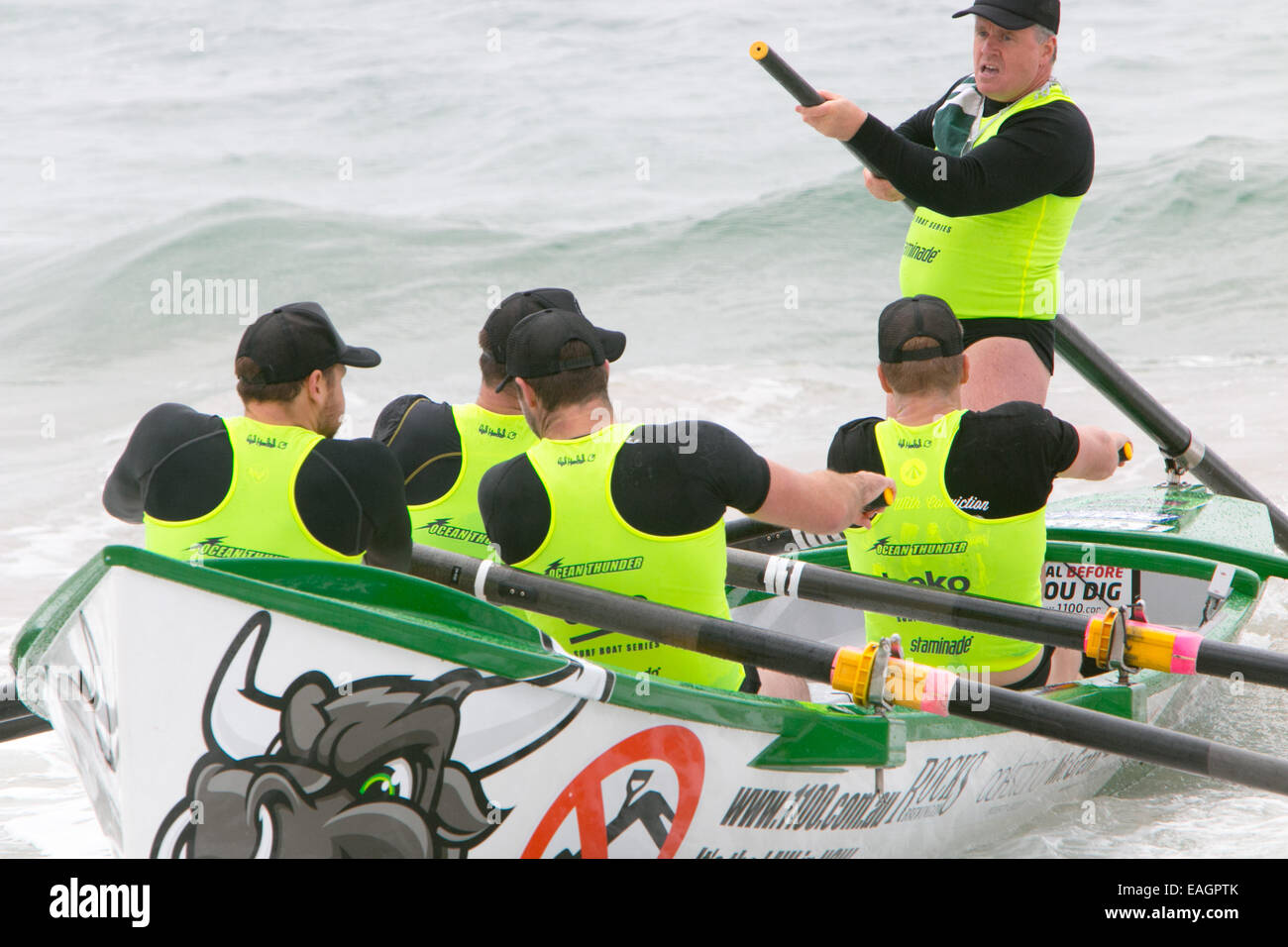 Sydney, Australien. 15. November 2014. Der Ozean Thunder-Serie ist speziell für das Fernsehen und umfasst 24 Elite Herren-Mannschaften und 12 Elite Damen-Teams aus lokalen Sydney Surfen Vereine, Wettbewerb läuft an Dee warum Strand Sydney Australien Kreditkarte: Martin Beere/Alamy Live News Stockfoto