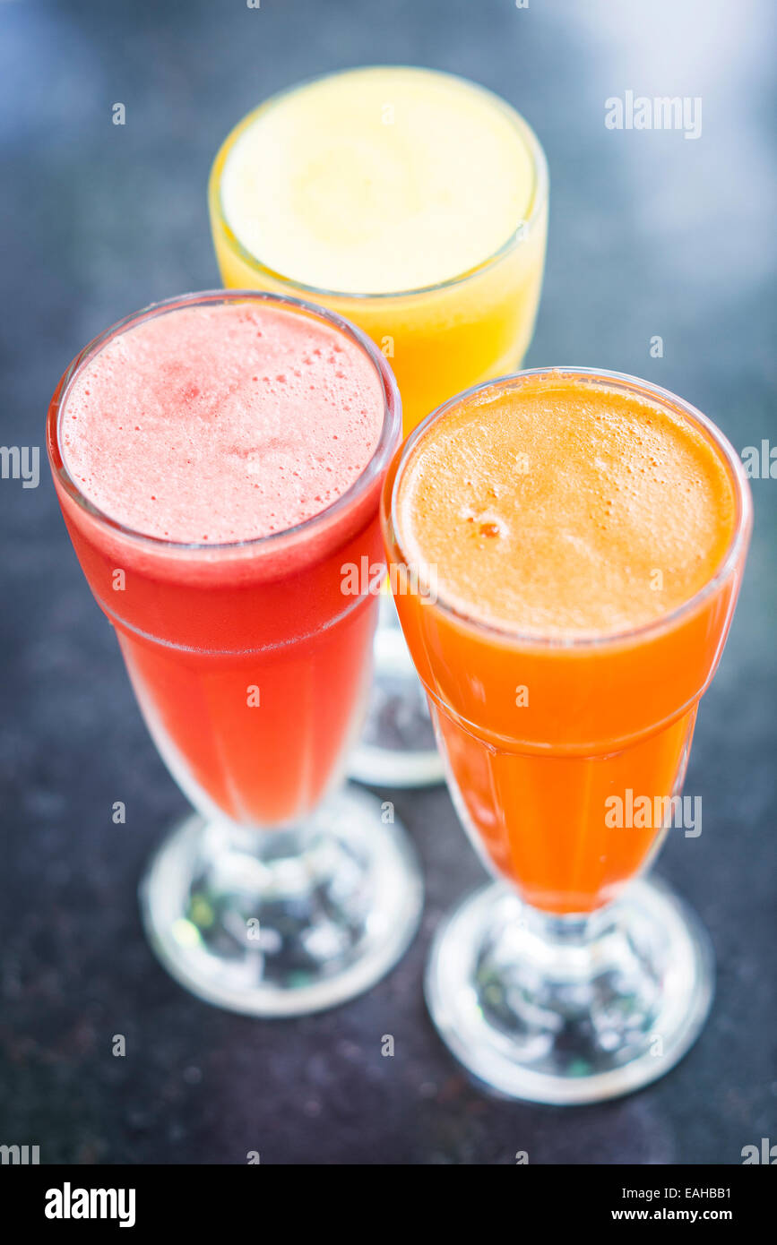 frische orange Karotte und Wassermelone Fruchtsaft Gläser Stockfoto