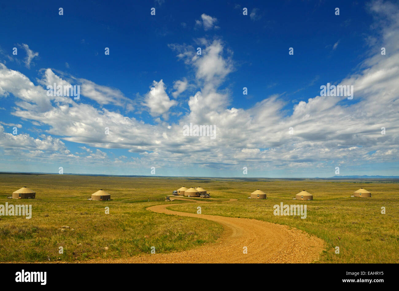 Jurte-Camp in den Great Plains von Montana in der amerikanischen Prärie-Reserve. Südlich von Malta, Montana. Stockfoto