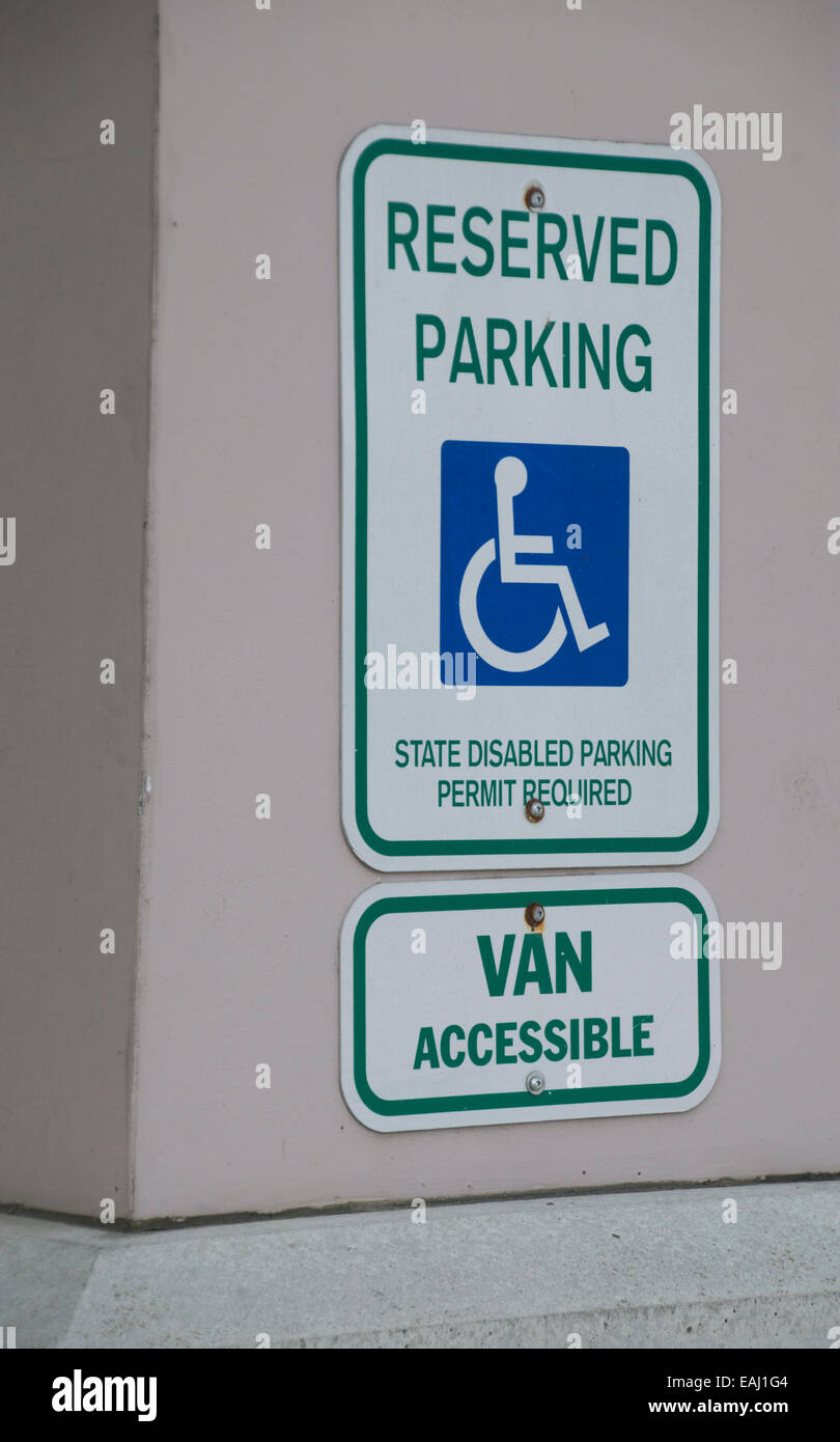 Handicap-Parkplatz-Schild. Stockfoto