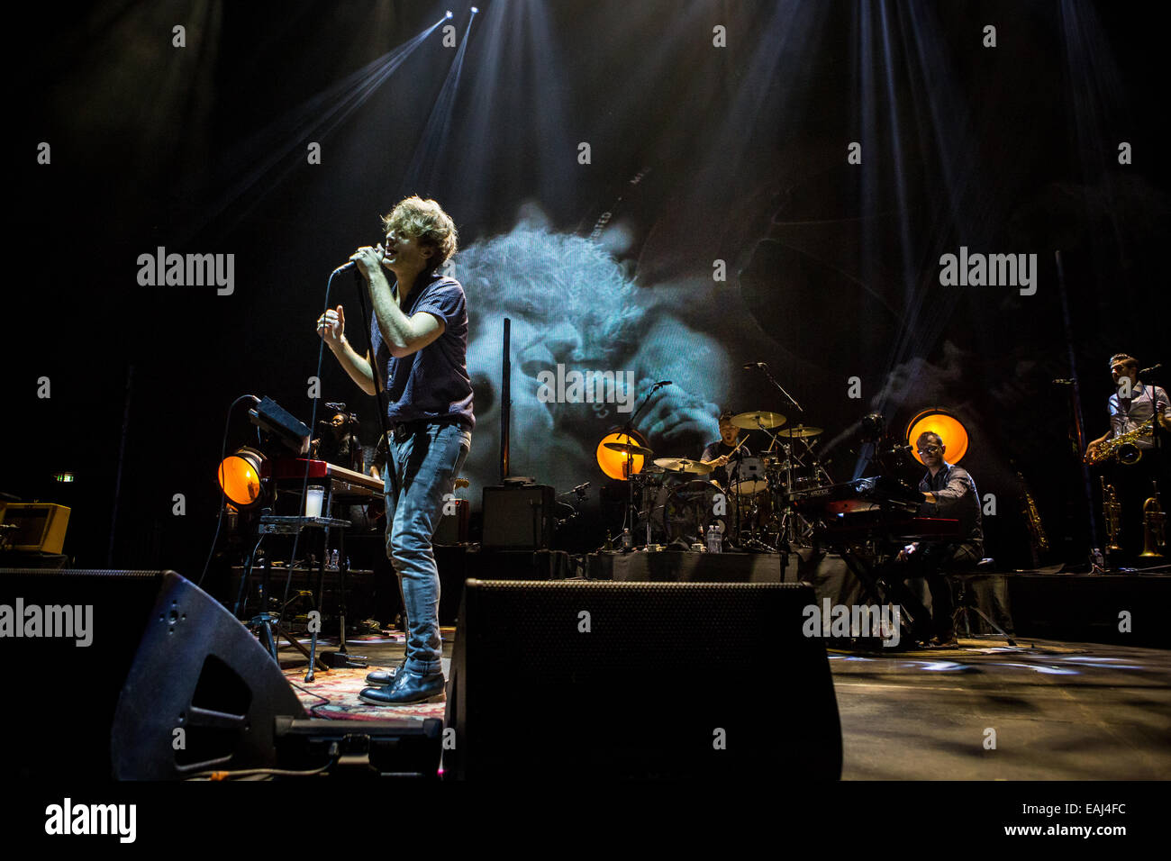 Mailand, Italien. 15. November 2014. Der schottische Singer/Songwriter PAOLO NUTINI tritt im Mediolanum Forum präsentieren das neue Album "Ätzende Love" Credit: Rodolfo weitertransferiert/Alamy Live News Stockfoto