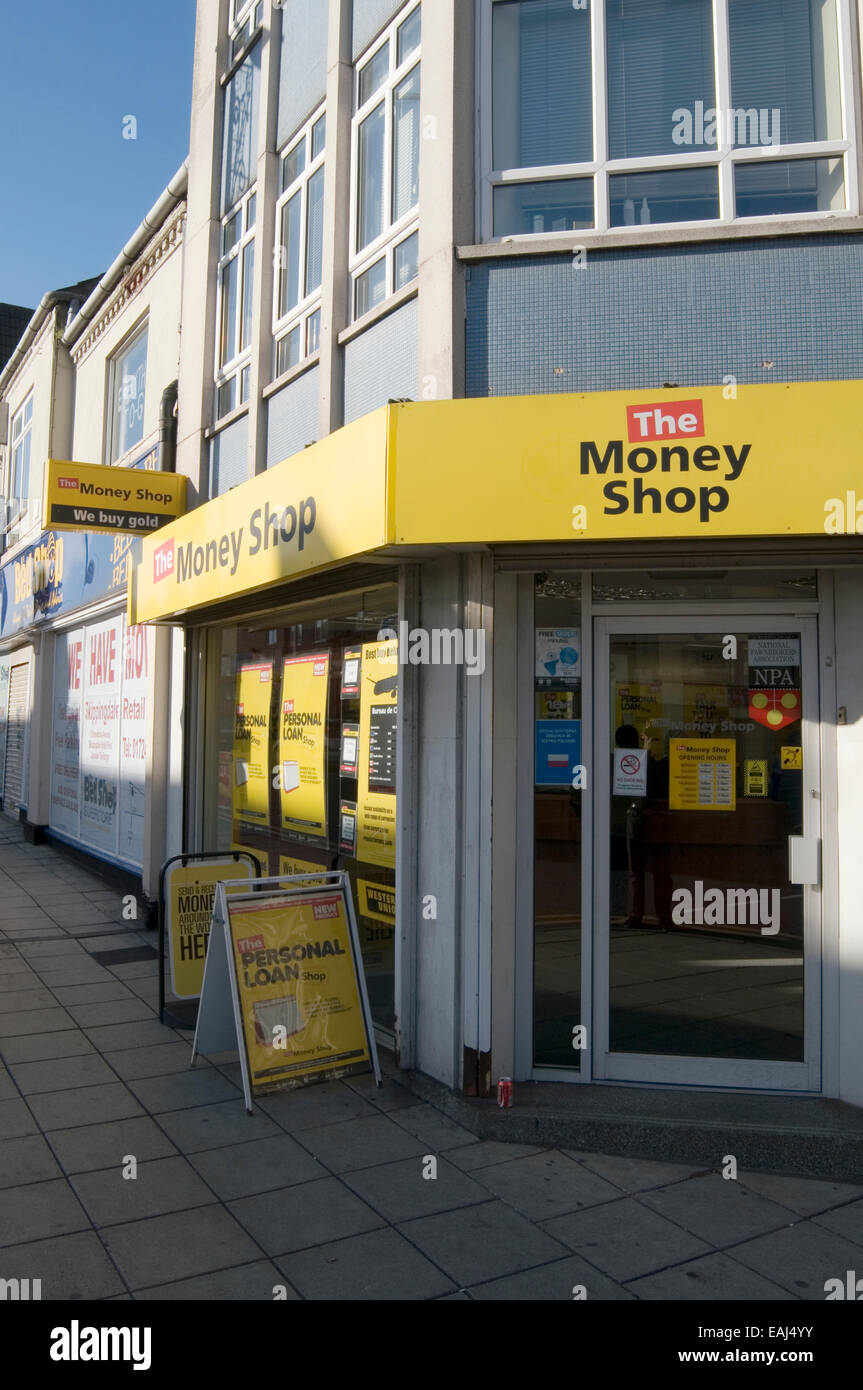 Geld Shop Bauer Makler Pfandleiher Pfandleiher Makler Geschäfte zahlen Tag Darlehen Unternehmen Kreditgeber Kreditgeber Highstreet High Street hoch Stockfoto