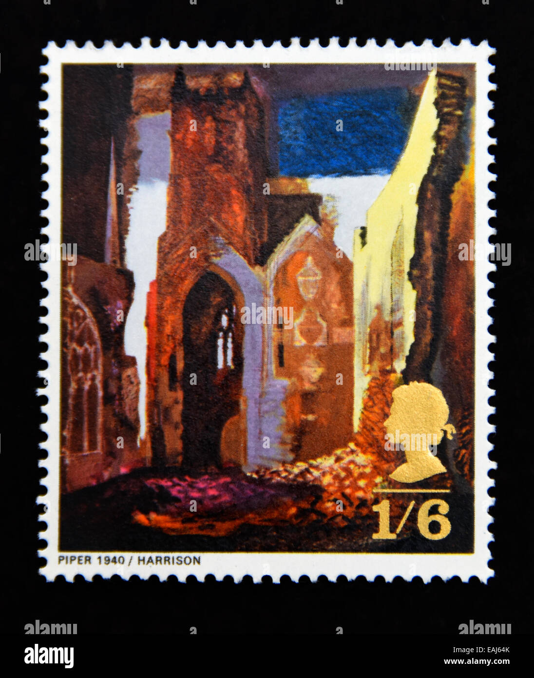 Briefmarke. Great Britain. Königin Elizabeth II. Britischer Gemälde. 1967. "Ruinen der St. Mary-le-Port", John Piper, 1940. 1/6. Stockfoto