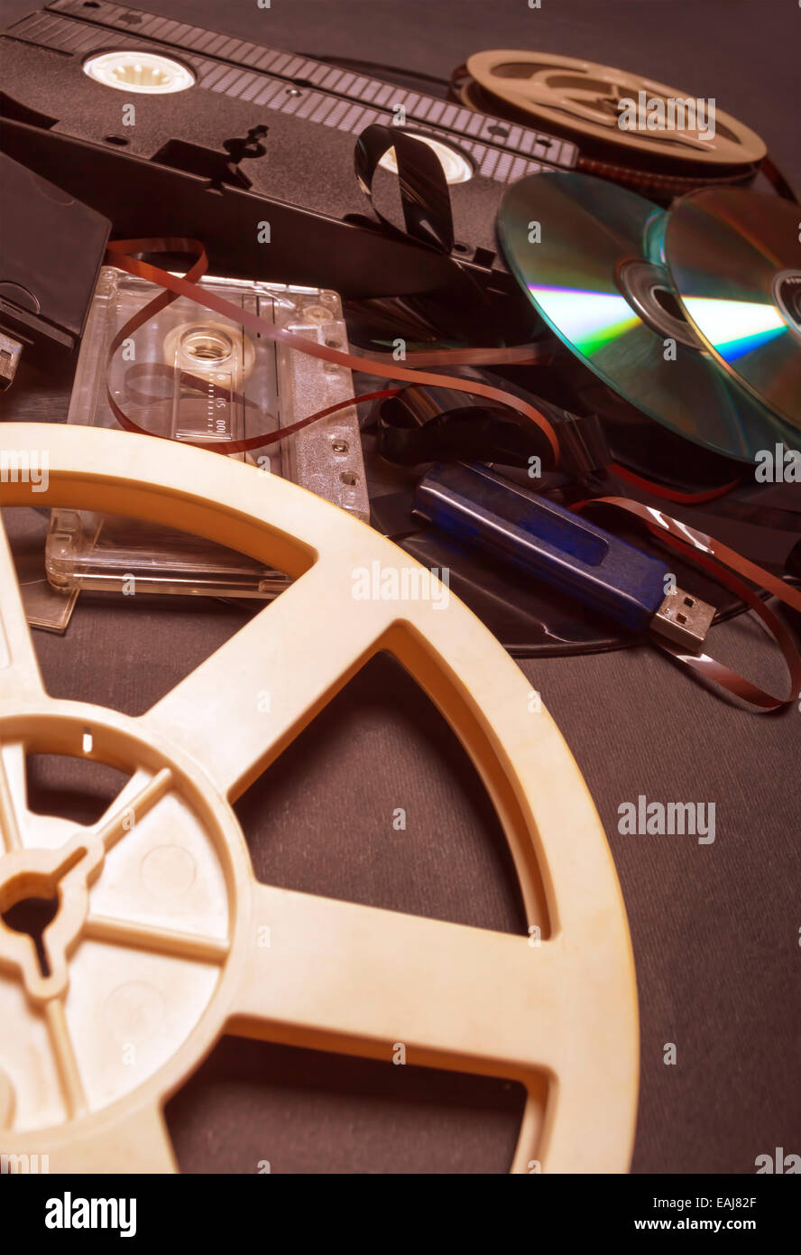 Sammlung von Retro-Audio- und Videokassetten. Geringe Schärfentiefe. Stockfoto