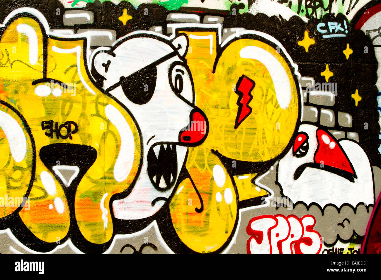 Graffiti tragen Shop Vogel Farbe Berliner Mauer Kunst tag Stockfoto