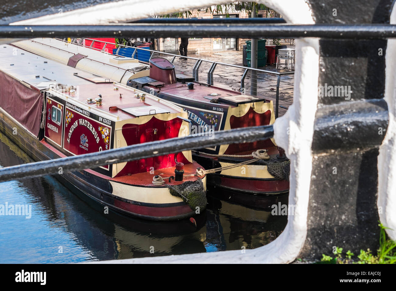 Kanalboote am Camden Lock - London Stockfoto