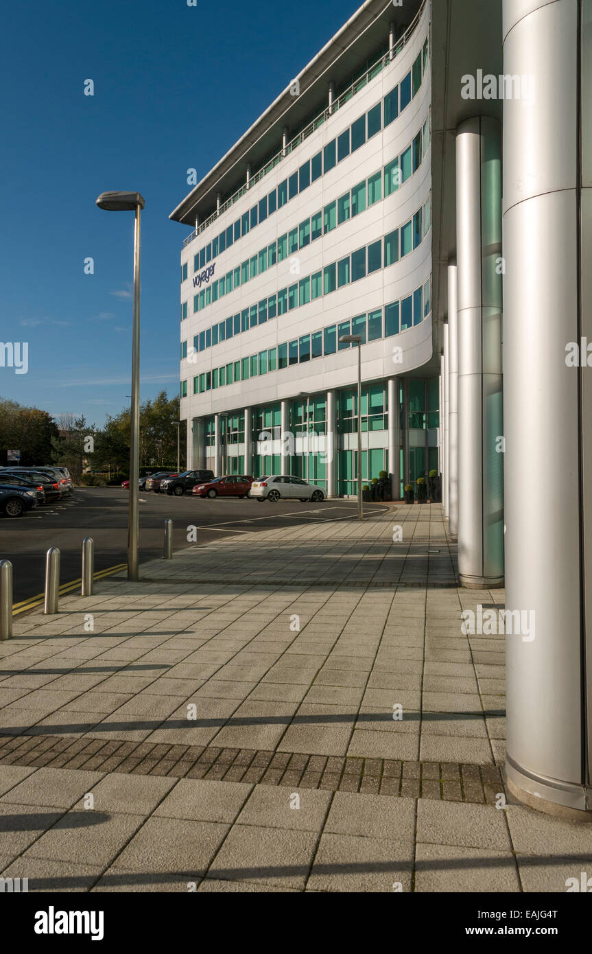 Rückseite des Radisson Blu Hotel, Chicago Avenue, Manchester Flughafen.  Manchester, England, Vereinigtes Königreich. Stockfoto