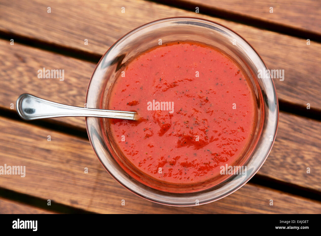 Tomatensauce und basilikumblatt Stockfotos und -bilder Kaufen - Alamy