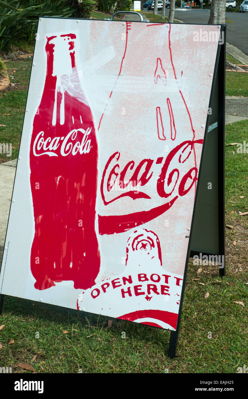 Handbemalte Coca Cola Sandwichbrett, Caloundra, Sunshine Coast, Queensland, Australien Stockfoto