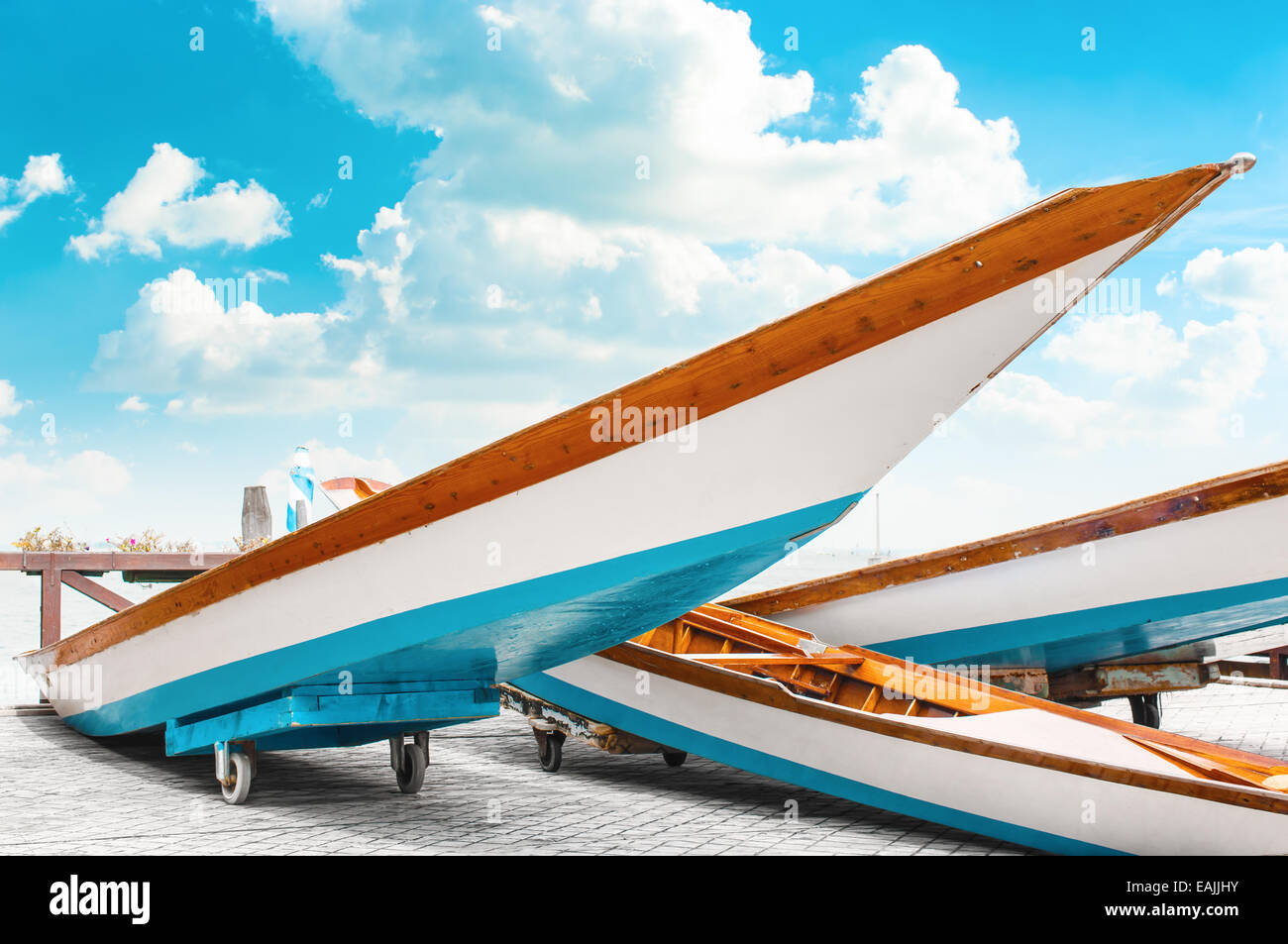 Kleines Holz Ruderboot in Venedig, Italien. Stockfoto