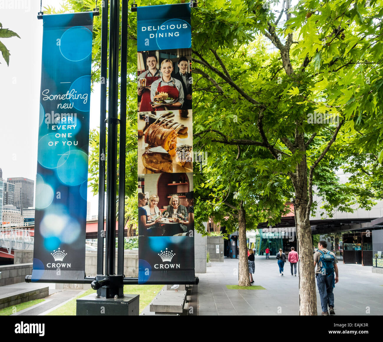 Plakate Crown Casino am Southbank promenade, Yarra River, Melbourne. Stockfoto