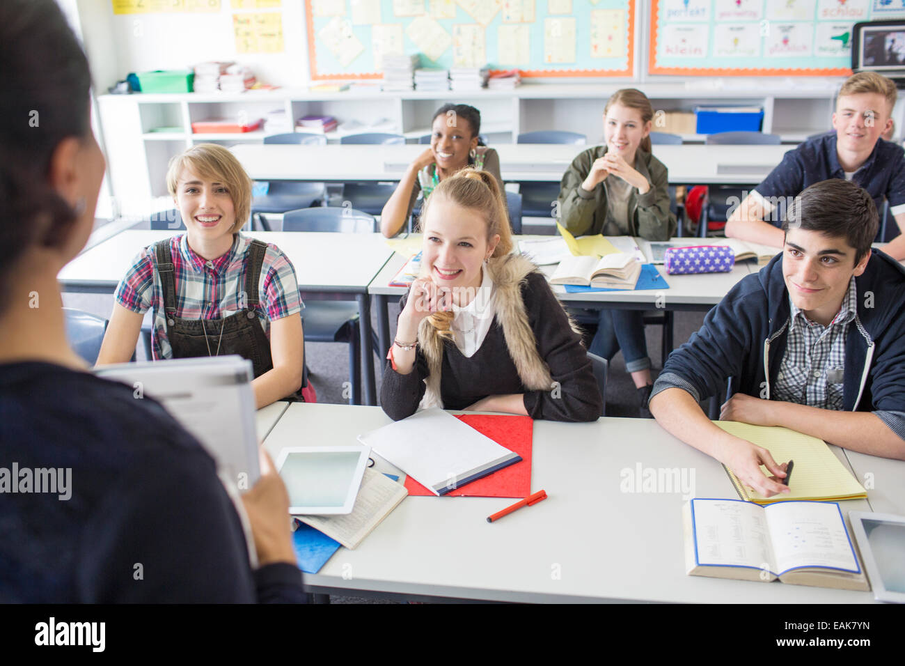 Schüler im Klassenzimmer während der Lektion Stockfoto