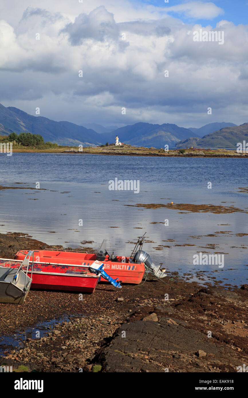 Blick in Richtung des Leuchtturms auf Insel Ornsay von in der Nähe von Armadale, Isle Of Skye Stockfoto