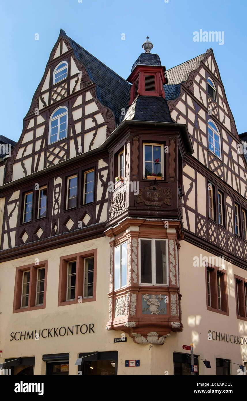 Umgebaut 17. Jahrhundert House, eines 'Vier Türme' an Ecke Löhrstrasse und Altengraben in der alten Stadt Koblenz, Deutschland Stockfoto