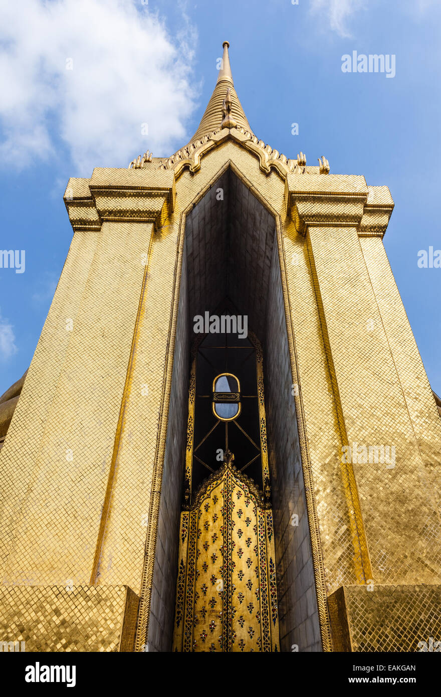 Tempel des Smaragd-Buddha Phra Si Rattana Chedi (die Hauptstupa) Stockfoto