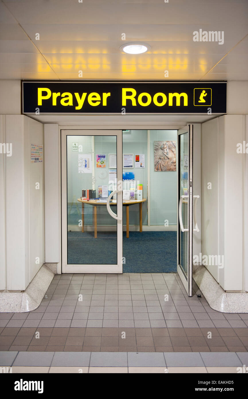 multireligiösen Gebet Raum Signage und Tür Manchester Flughafen Stockfoto