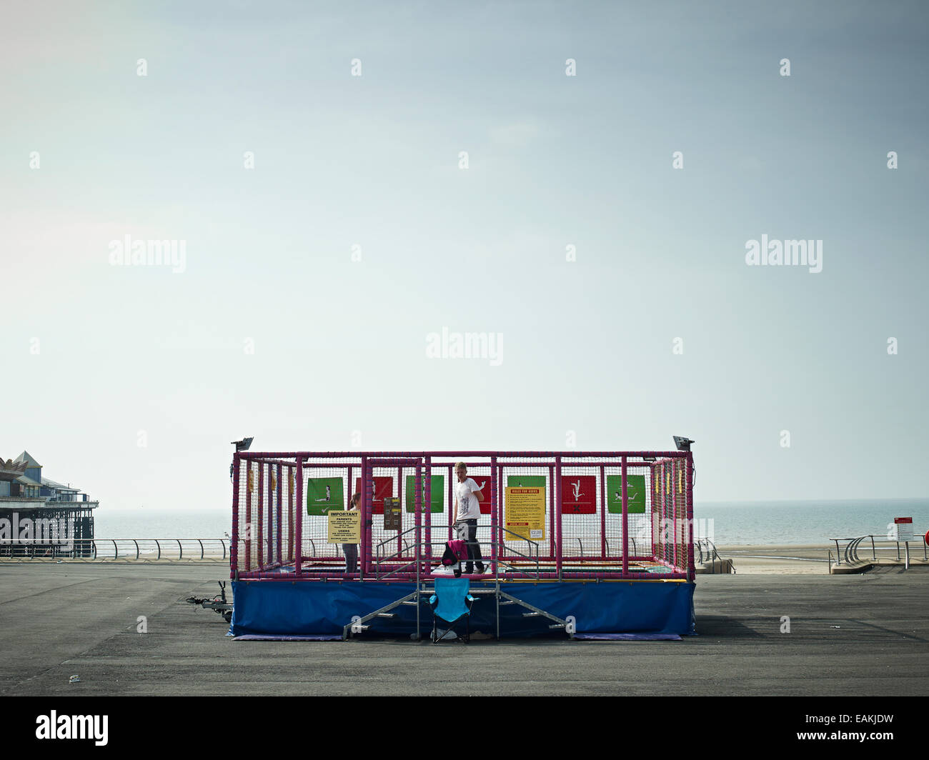 Bilder aus der Serie 'Vergnügen Prom' von Mark Reeves, Fotografien, die Erkundung der neuen Promenade Sanierung in Blackpool Stockfoto