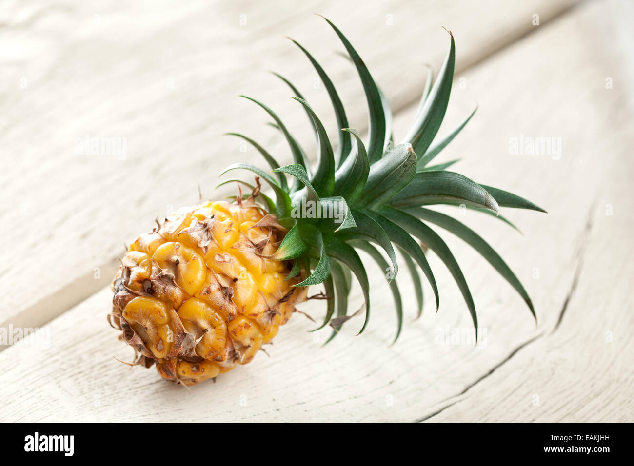 Ananas, isoliert auf weiss. Stockfoto