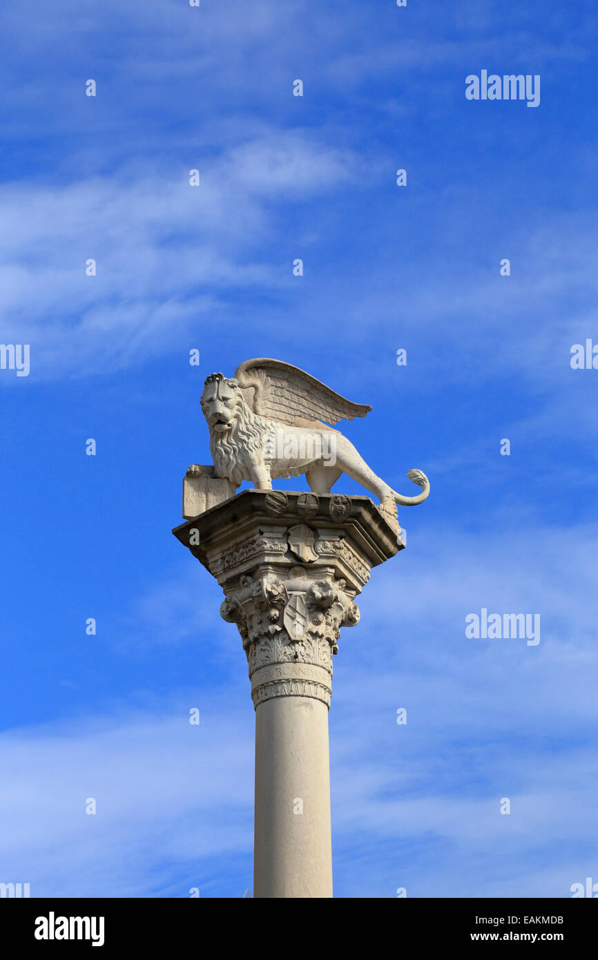 Der geflügelte Löwe St Mark auf eine Spalte in Vicenza, Italien, Region Venetien. Stockfoto