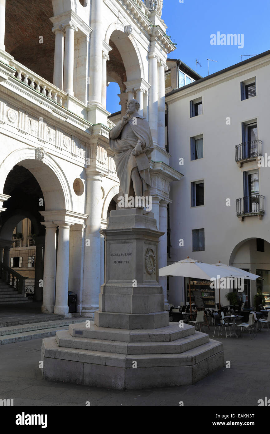 Die Statue von Andrea Palladio in Vicenza, Italien, Venetien. Stockfoto