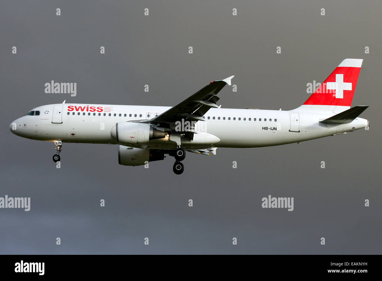Swiss Airbus A320 Landing Stockfotos und -bilder Kaufen - Alamy