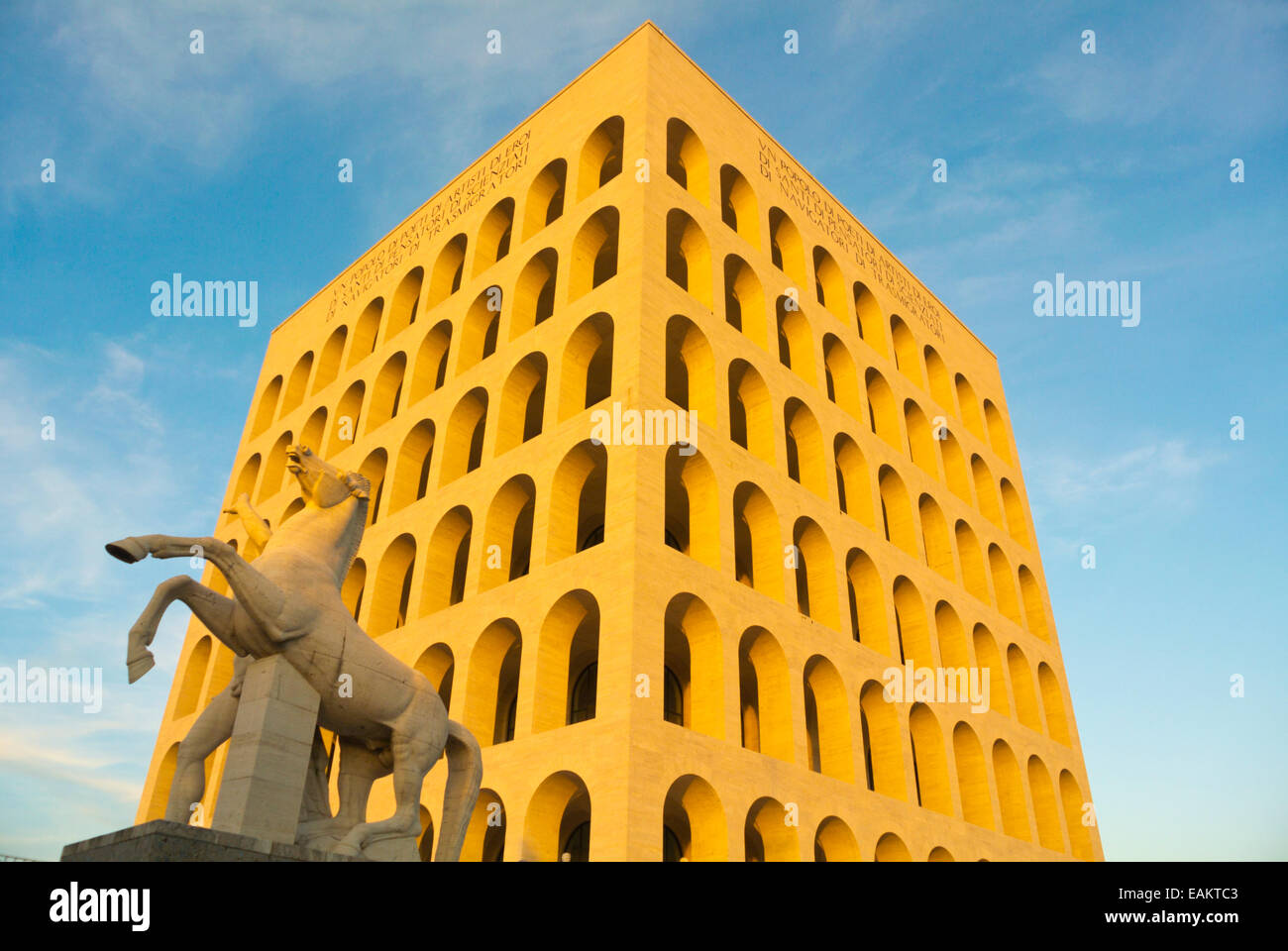 Palazzo della Civiltà Italiana (1943), EUR Regierung und Bankenviertel, Rom, Italien Stockfoto