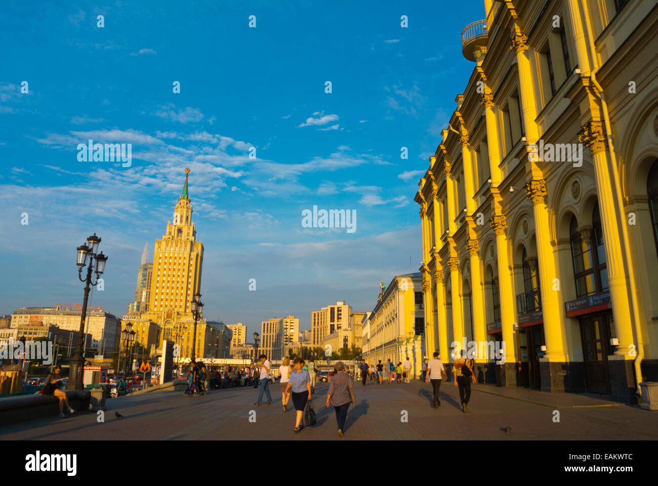 Komsomolskaja Ausstellungskomplex "Vorplatz Leningradsky Woksal Leningrader Bahnhof, Moskau, Russland, Europa Stockfoto