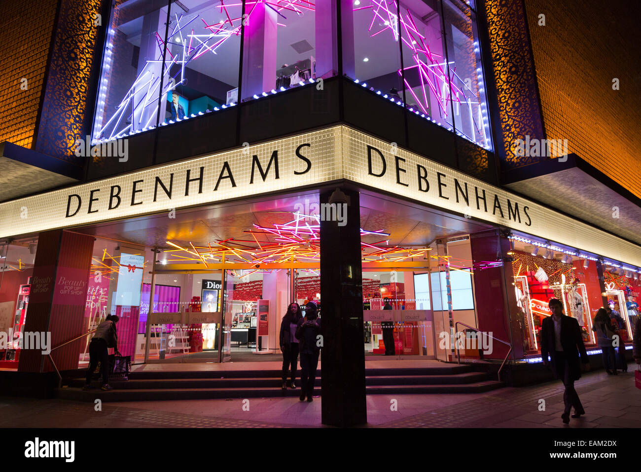 Debenhams Kaufhaus mit Weihnachtsbeleuchtung in Oxford Street, London