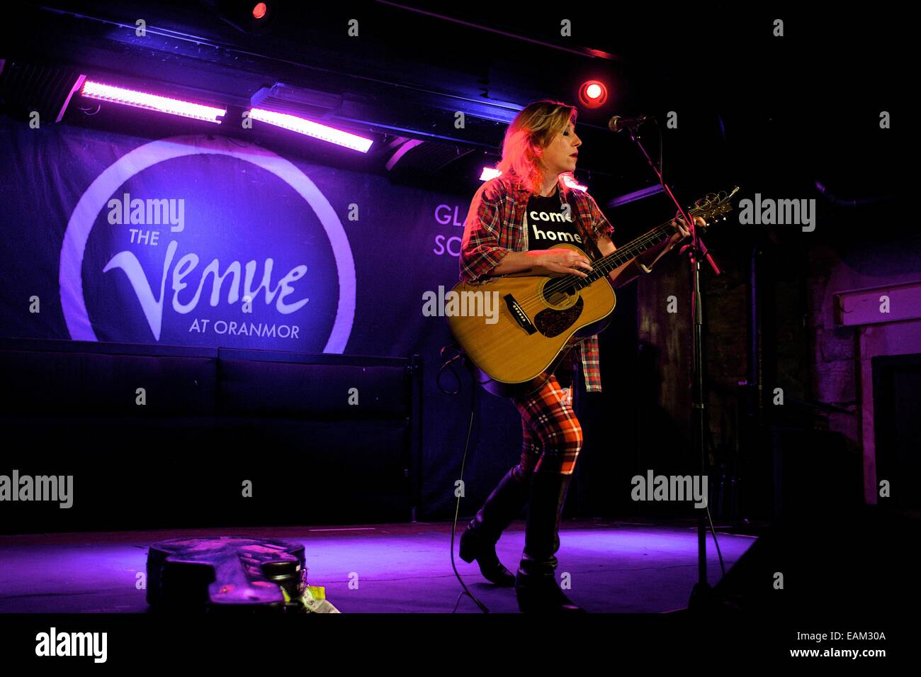 Glasgow, Schottland. 17. November 2014. US-Folk-Sängerin Martha Wainwright führt auf Oran Mor in Glasgow am Montag, 17. November. Bildnachweis: John Graham / Bassline Bilder / Alamy Live News Stockfoto