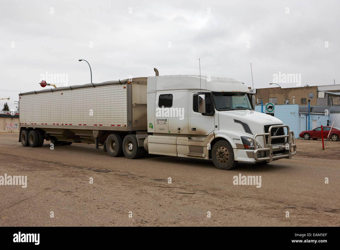 LKW-Transport von Schüttgut Getreide Saskatchewan Kanada Stockfoto