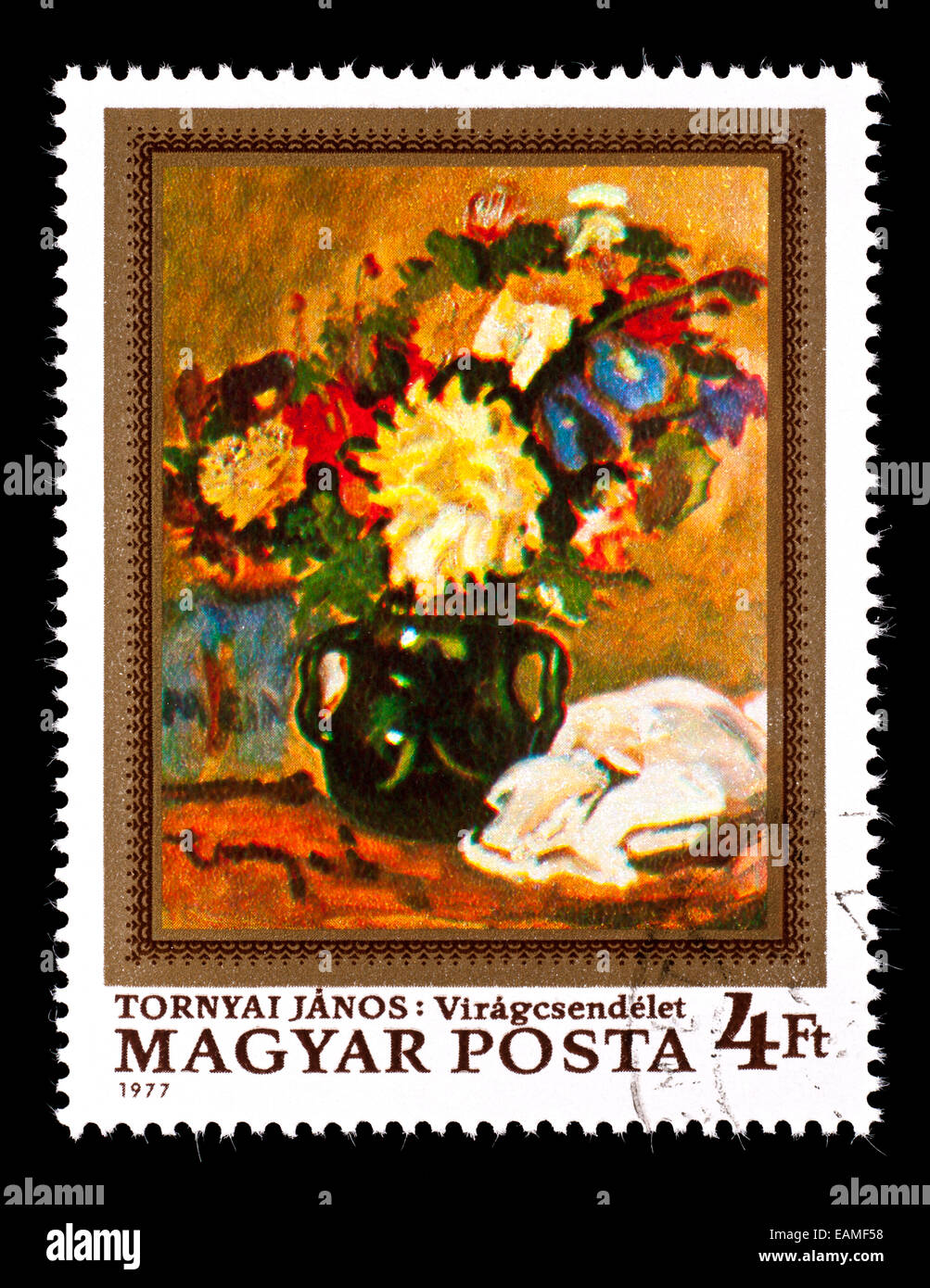 Briefmarke aus Ungarn, ein Gemälde von Blumen von Janos Tornyai darstellen. Stockfoto