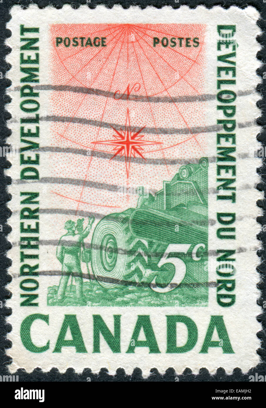 Briefmarke gedruckt in Kanada, widmet sich der Entwicklung von Kanada Northland zeigt Compass Rose, Bagger und Landvermesser Stockfoto
